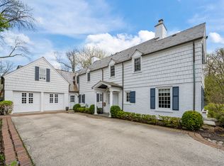 865 Church Rd, Lake Forest, IL 60045