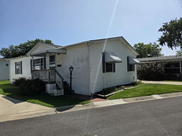 1071 Lake Terrace Rd, Elgin, IL 60123