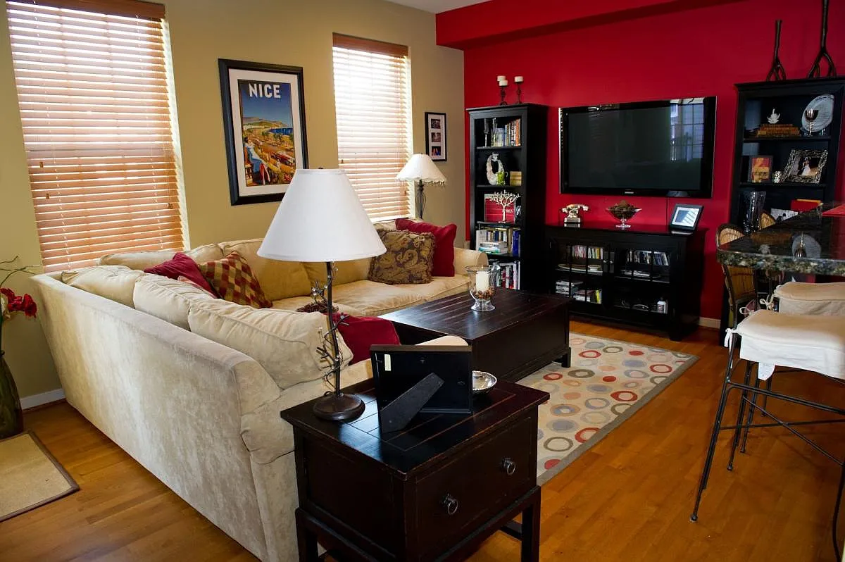 3 bed, 2.5 bath, 2299 sqft, $2,950 — Photo 1