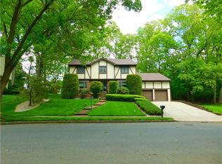 39 Rath Ln, East Brunswick, NJ 08816