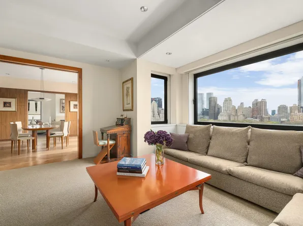 860 Fifth Avenue image 7 of 18