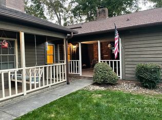 412 4th Ave NE, Hickory, NC 28601