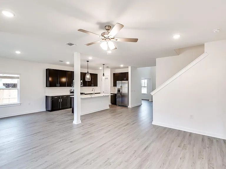 15501 Lustrous Amber Cv — Photo 9