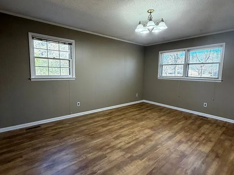 6111 Homestead Rd — Photo 5
