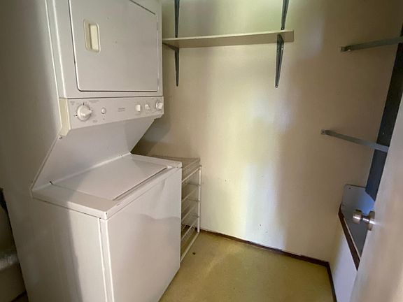 5th image of 9 Coleridge Dr