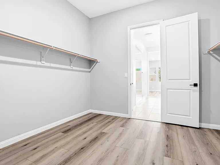 6323 Zephyr Ct — Photo 16
