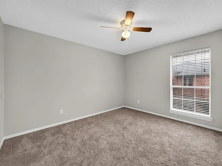 5208 Glen Springs Trl — Photo 34