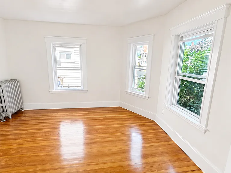 17-19 Lowe St #1 — Photo 7