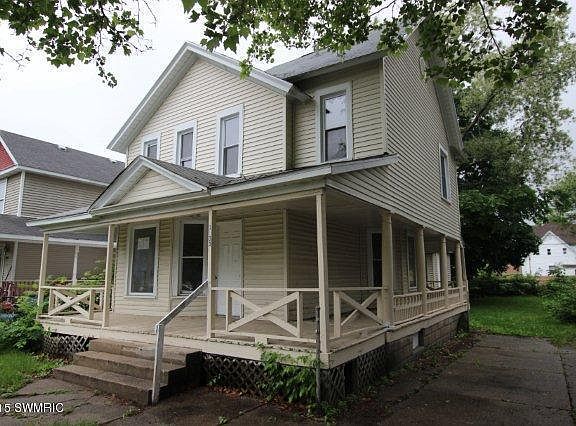 3rd image of 1033 Cass Ave SE