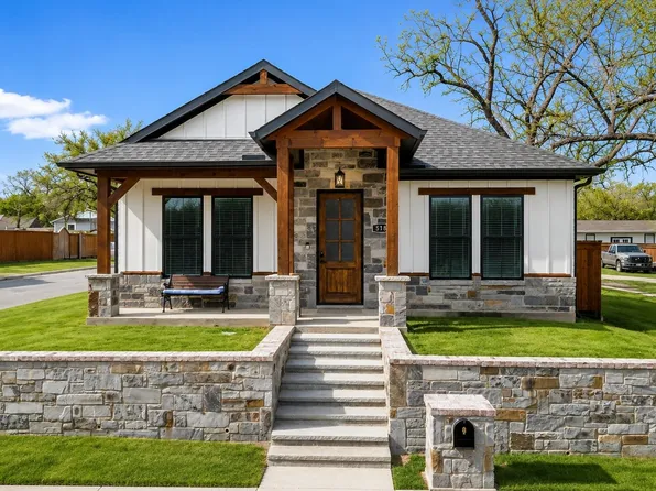 518 Bois D Arc Ln, Weatherford, TX 76086