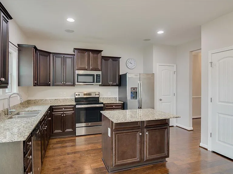 173 Tahoe Dr — Photo 11