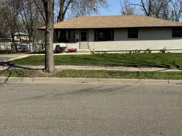 720 11th St W, Hastings, MN 55033