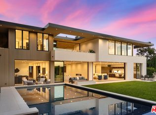 215 N Saltair Ave, Los Angeles, CA 90049
