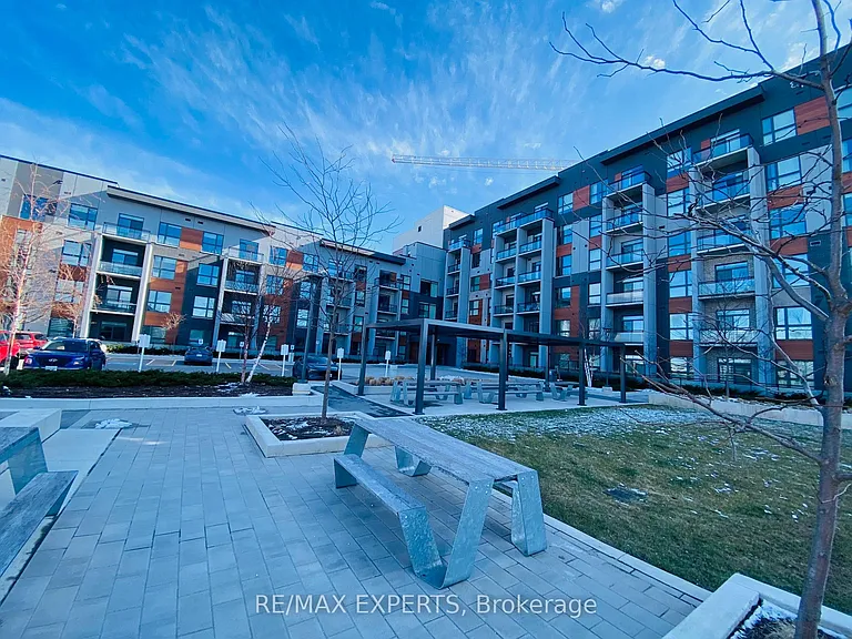 95 Dundas St W #206 — Photo 22