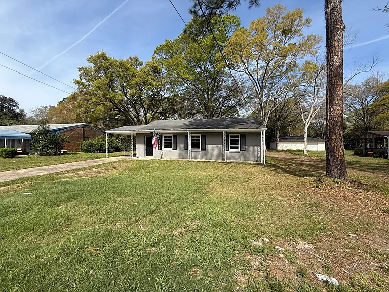 4666 Bit And Spur Rd — Photo 2