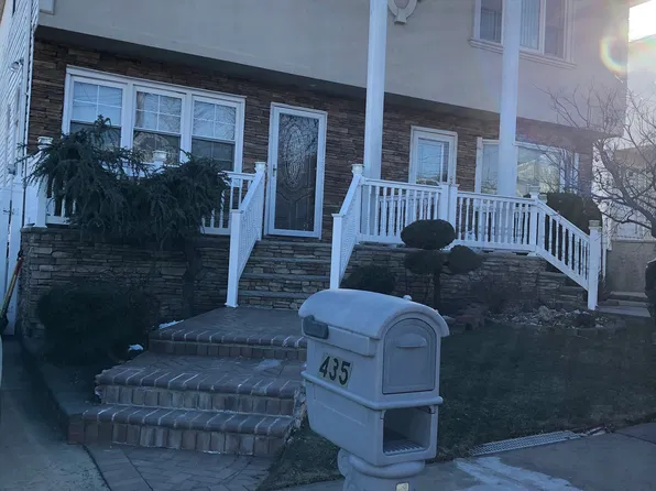 435 Fanning St, Staten Island, NY 10314