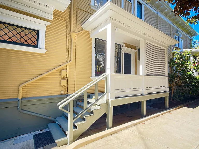 Durant Ave. 2318 — Photo 11