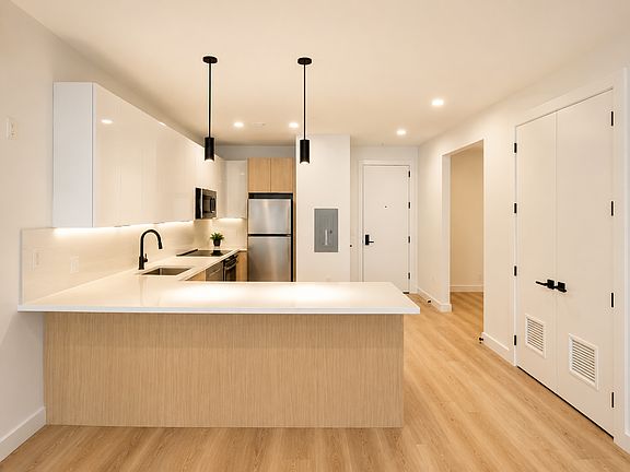 2nd image of 449 Scotland Rd #6QA