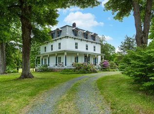 25 Fisk St, Red Hook, NY 12571