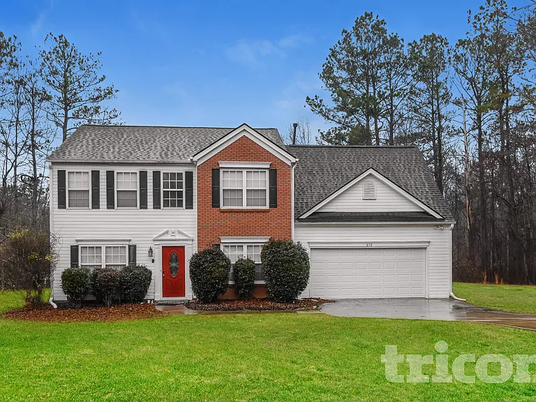 878 Crestworth Xing — Photo 1