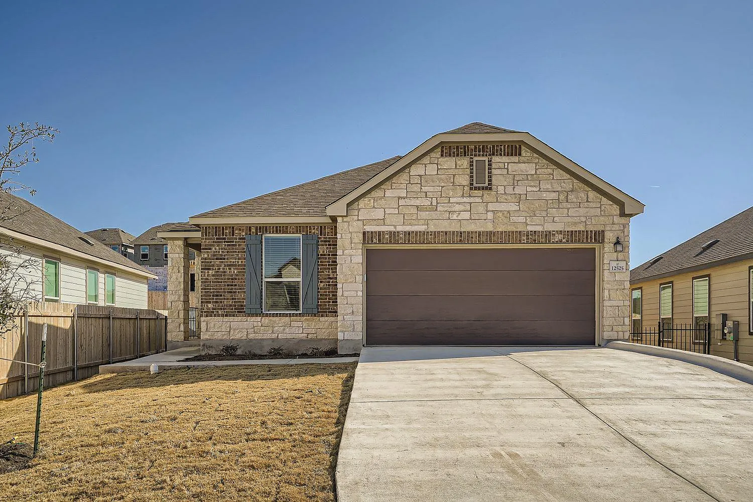 4 bed, 2.0 bath, 1694 sqft, $2,200 — Photo 1
