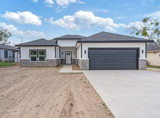 208 W 4th St, Del Rio, TX 78840