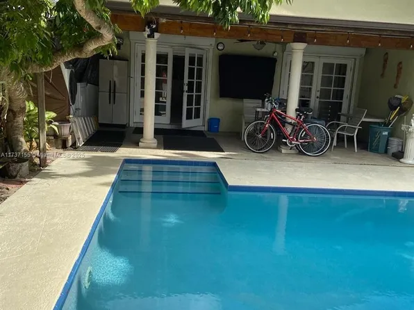 456 Palmetto Dr, Miami Springs, FL 33166