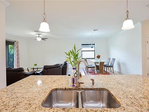 5th image of 9215 Shadow Oak LN