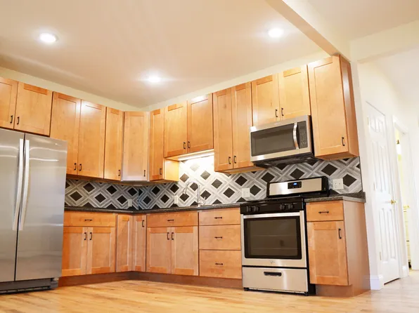 258 North St, Burlington, VT 05401