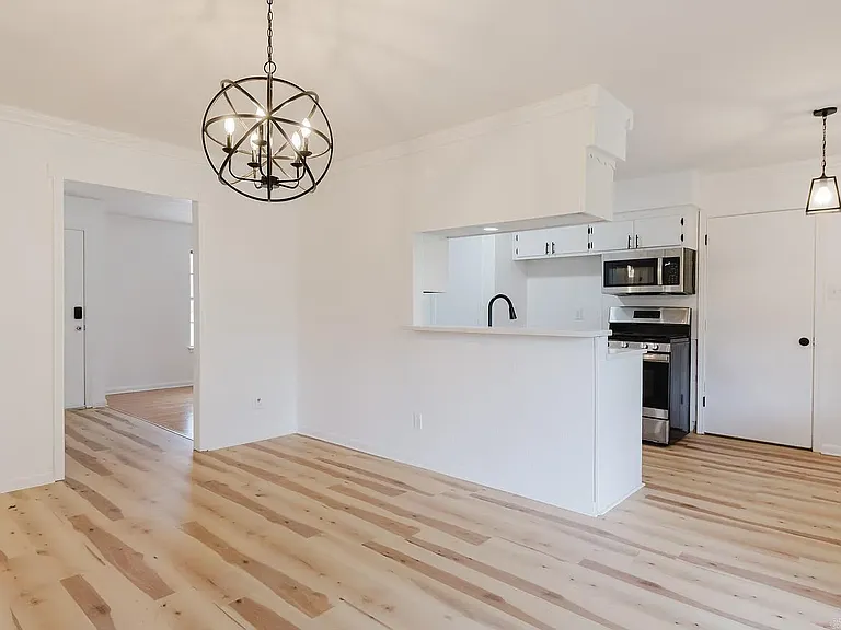 46 Rosemoor Dr — Photo 3