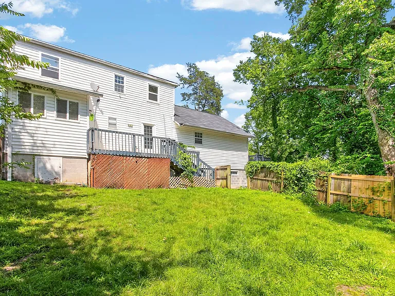 3008 Lakeshore Dr — Photo 48