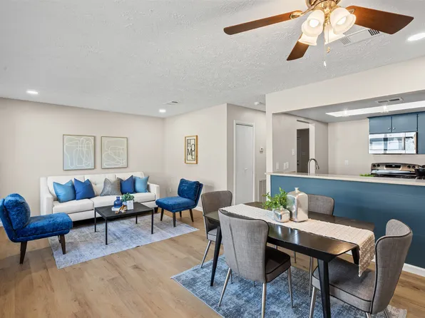 17 W Mountain Ln #38, Grand Prairie, TX 75052