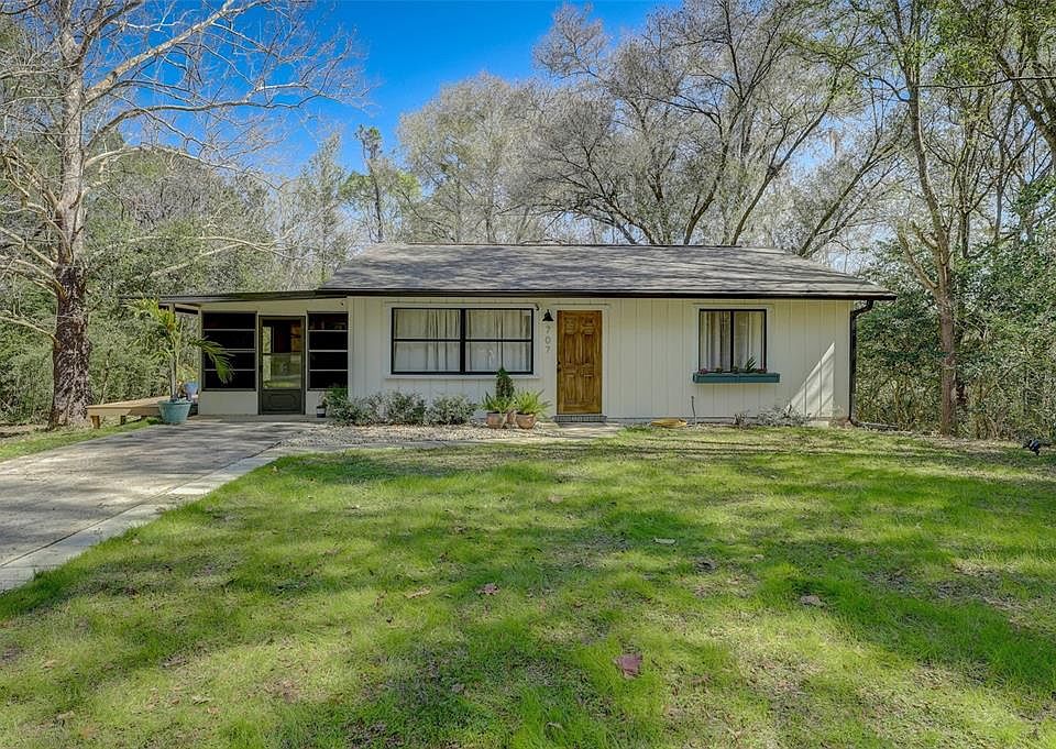 1st image of 707 S SNAPP AVENUE
