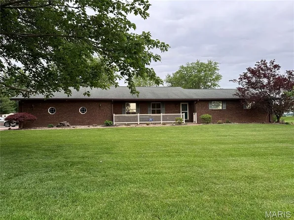 800 Hollow Ave, Jerseyville, IL 62052