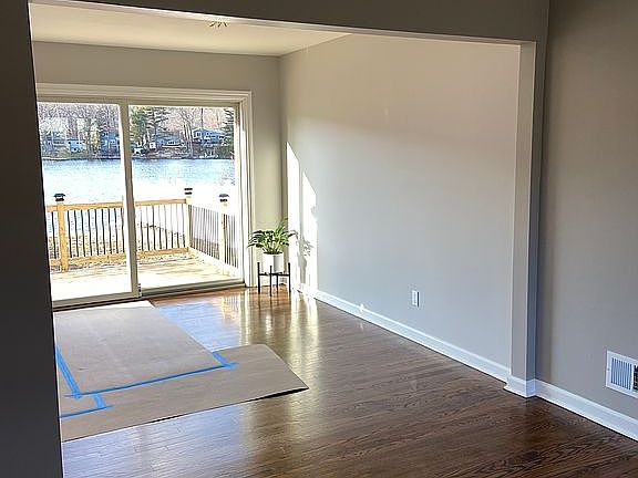 3rd image of 71 Lakeshore Dr