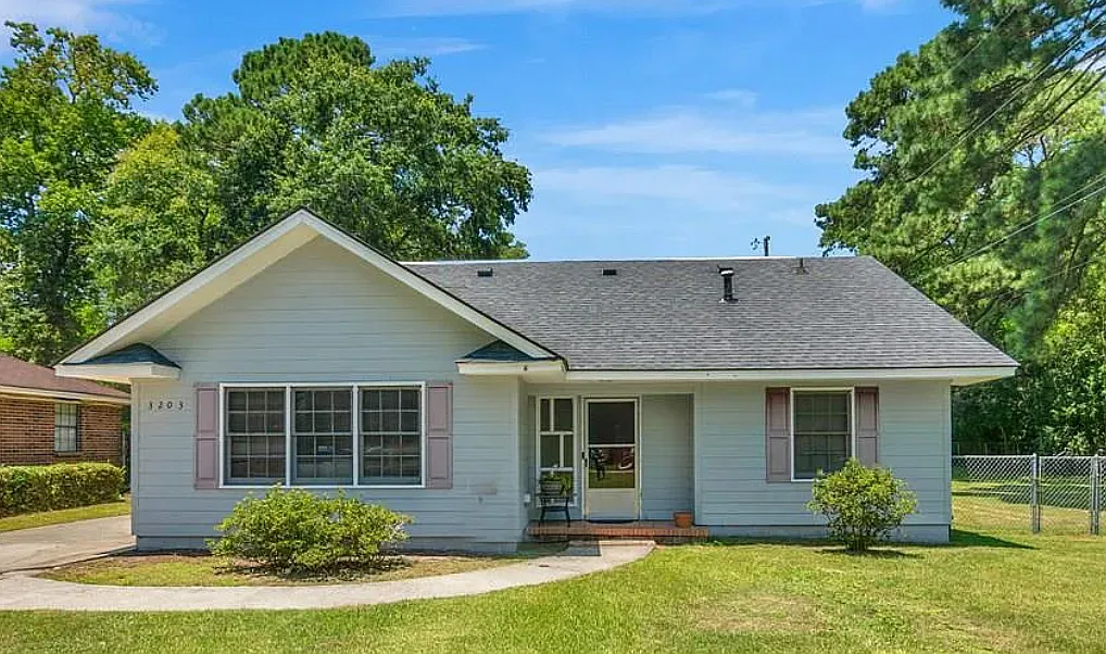 4 bed, 1791 sqft, $2,500 — Photo 1