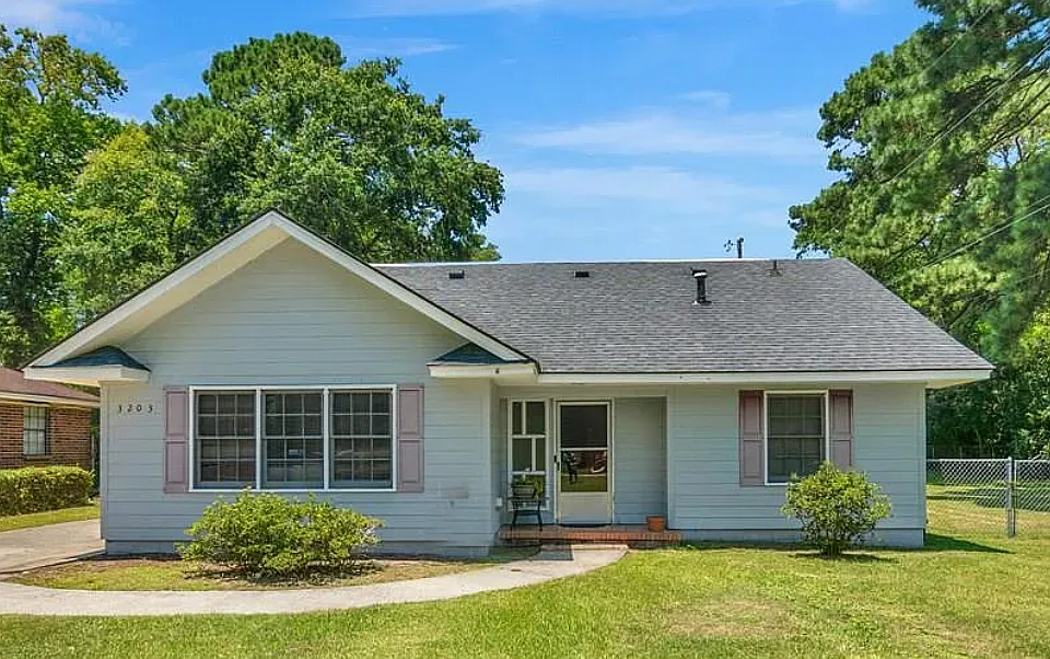 3203 Martha St