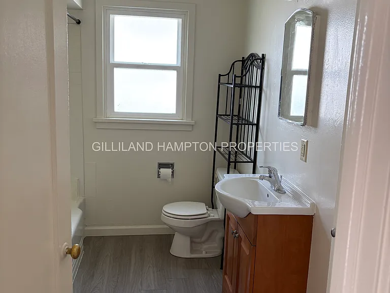 612 NW 4th St — Photo 9