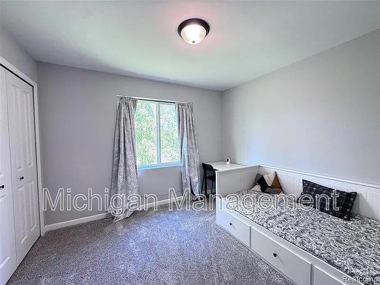 6149 Woodridge Ln — Photo 26
