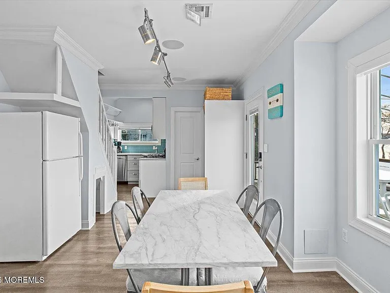 106 Makin Ave — Photo 13