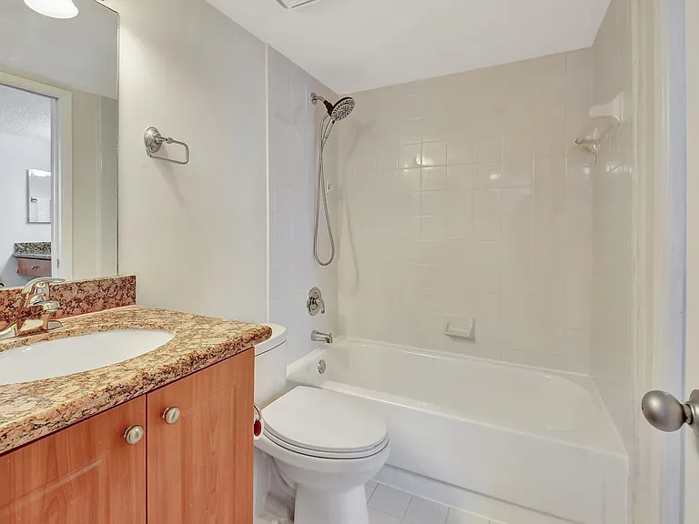 820 Lavers Cir #G402 — Photo 18