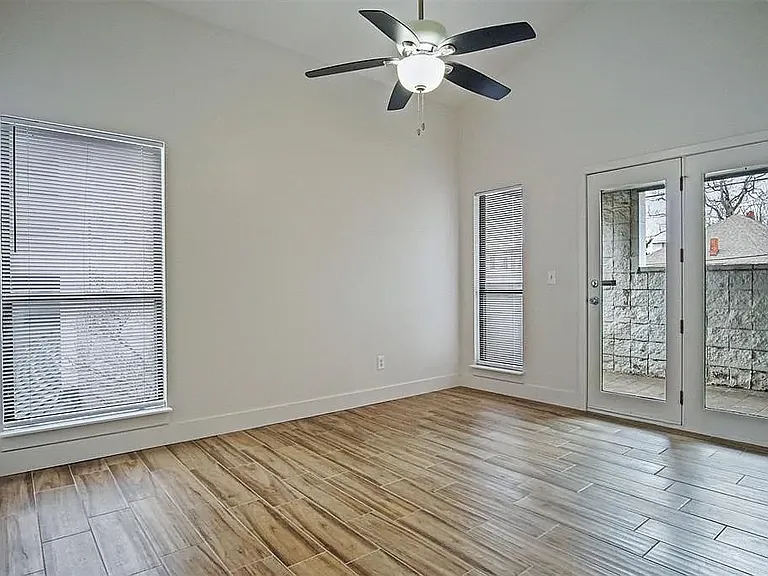 901 NW 7th St #103 — Photo 28