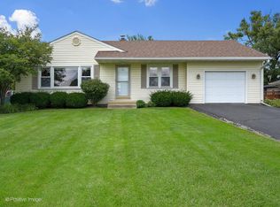 110 Holly Ave, Darien, IL 60561