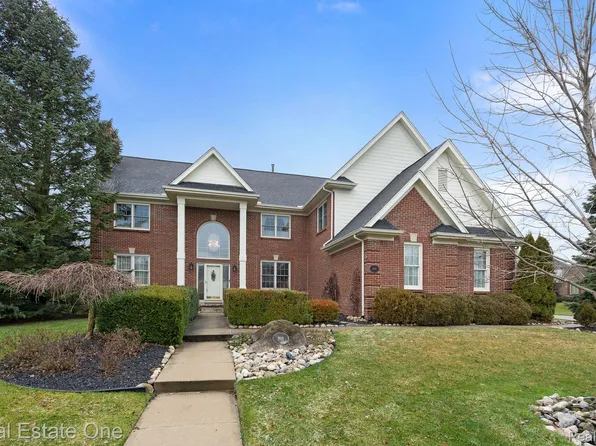 1931 Haverhill Dr, Rochester Hills, MI 48306