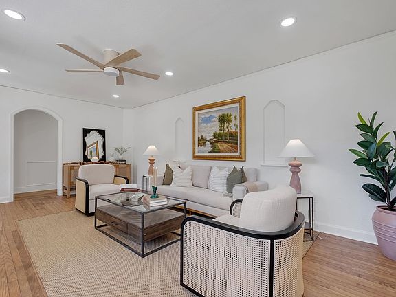5th image of 642 E Georgia St
