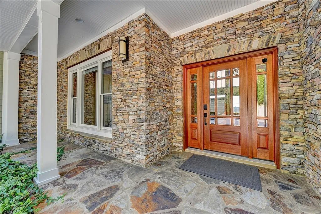 5 bed, 3.5 bath, 5844 sqft, $6,500 — Photo 3