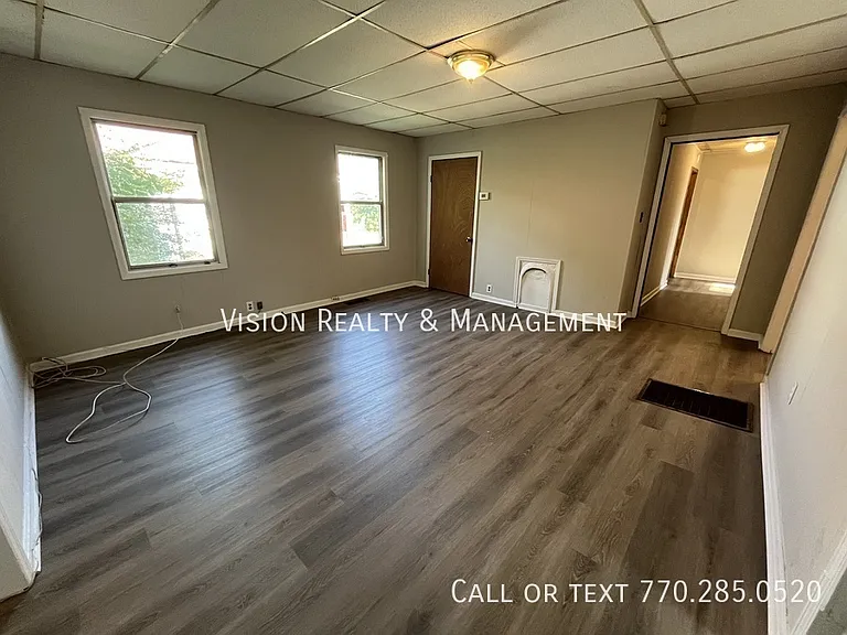 802 Williams St — Photo 14
