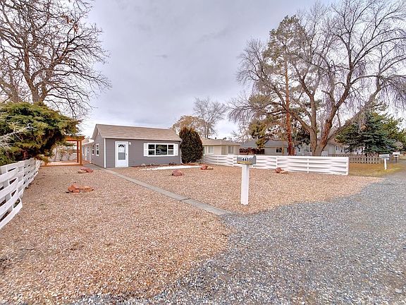 3rd image of 1445 Pinyon Ave