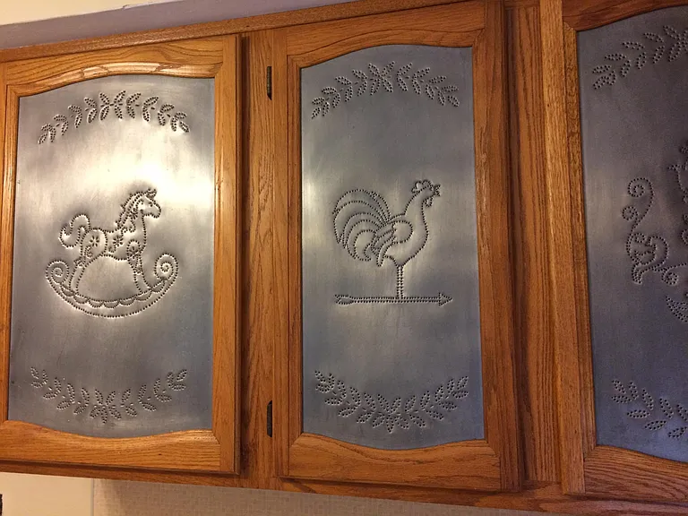 Stamped tin (country style)