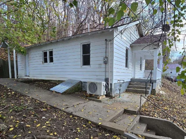 1212 Ely St, Hannibal, MO 63401